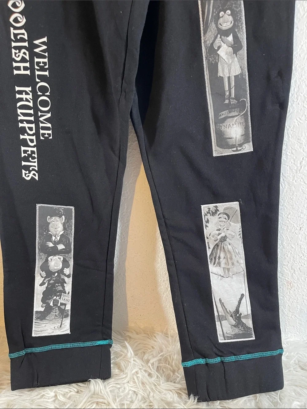 Our Universe Disney Muppets Haunted Mansion Patches Jogger Sweatpants Pockets M
